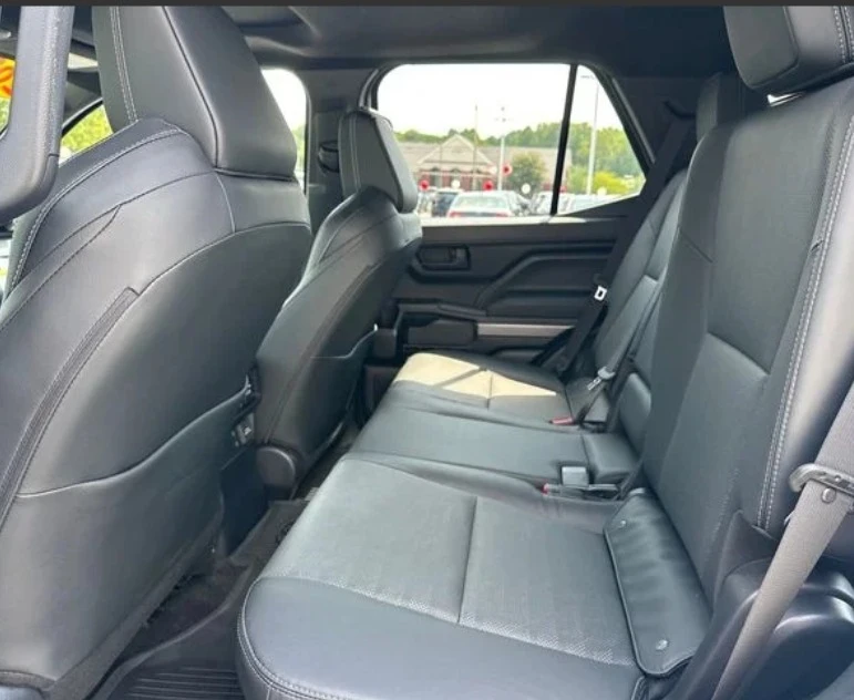 2025 Toyota 4Runner 6th Gen - Image 7 of 8