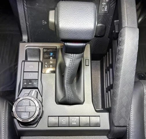 2025 Toyota 4Runner 6th Gen - Image 9 of 12