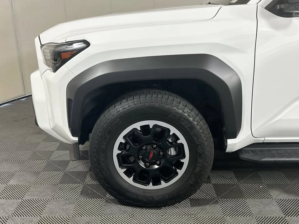 2025 Toyota 4Runner 6th Gen - Image 10 of 16