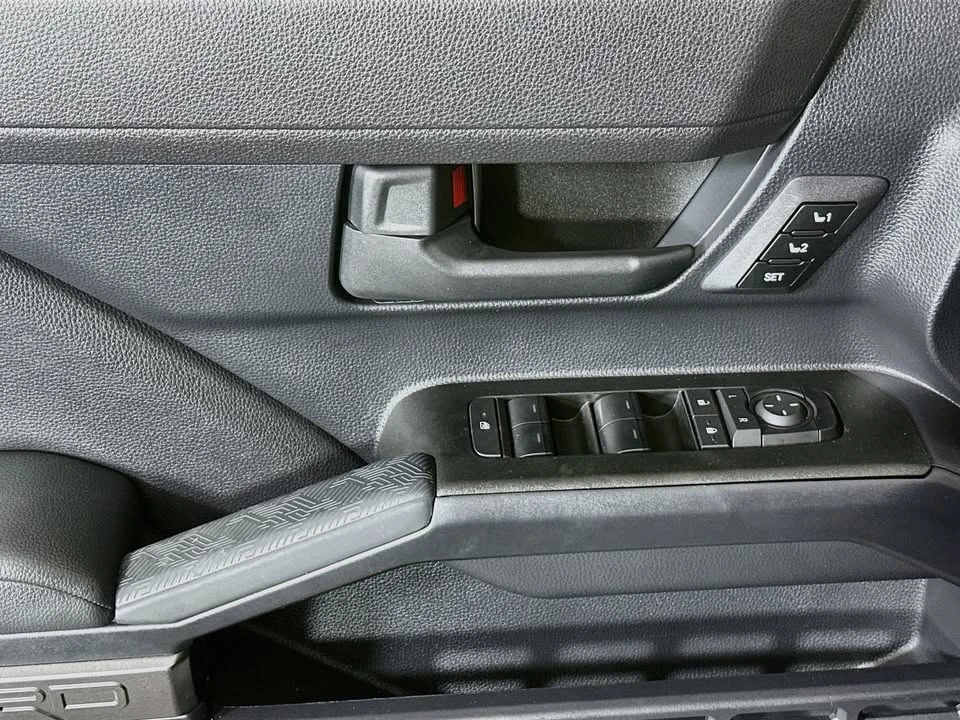 2025 Toyota 4Runner 6th Gen - Image 13 of 16