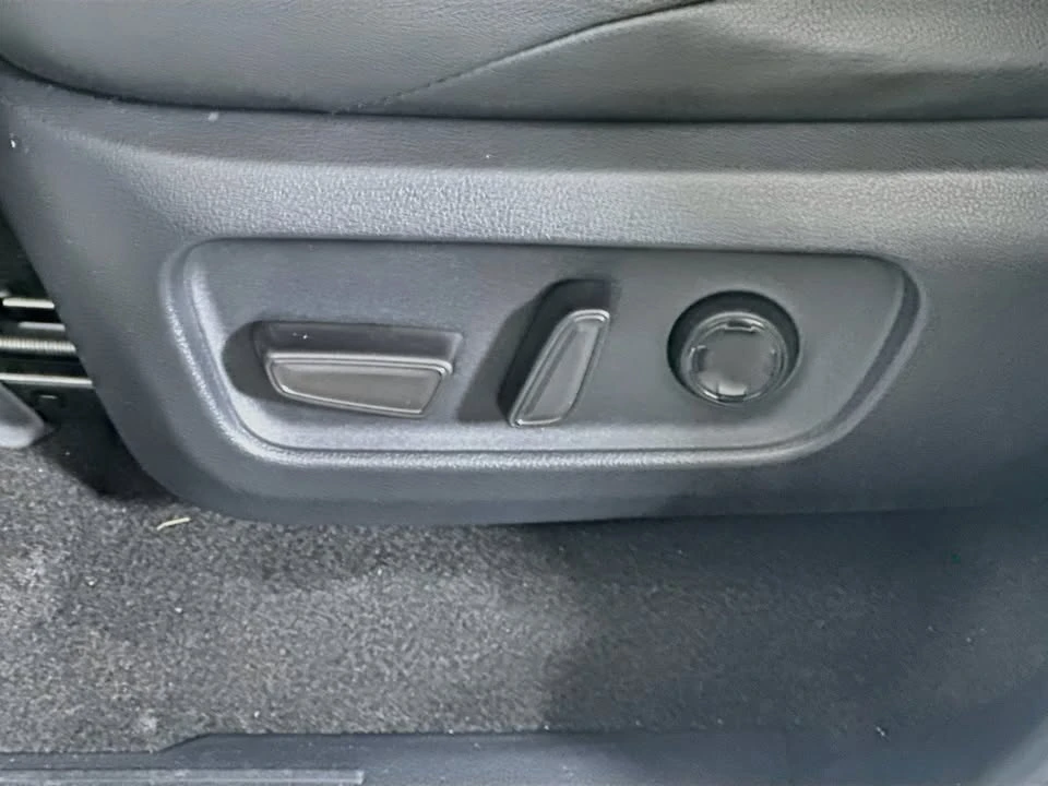 2025 Toyota 4Runner 6th Gen - Image 12 of 16