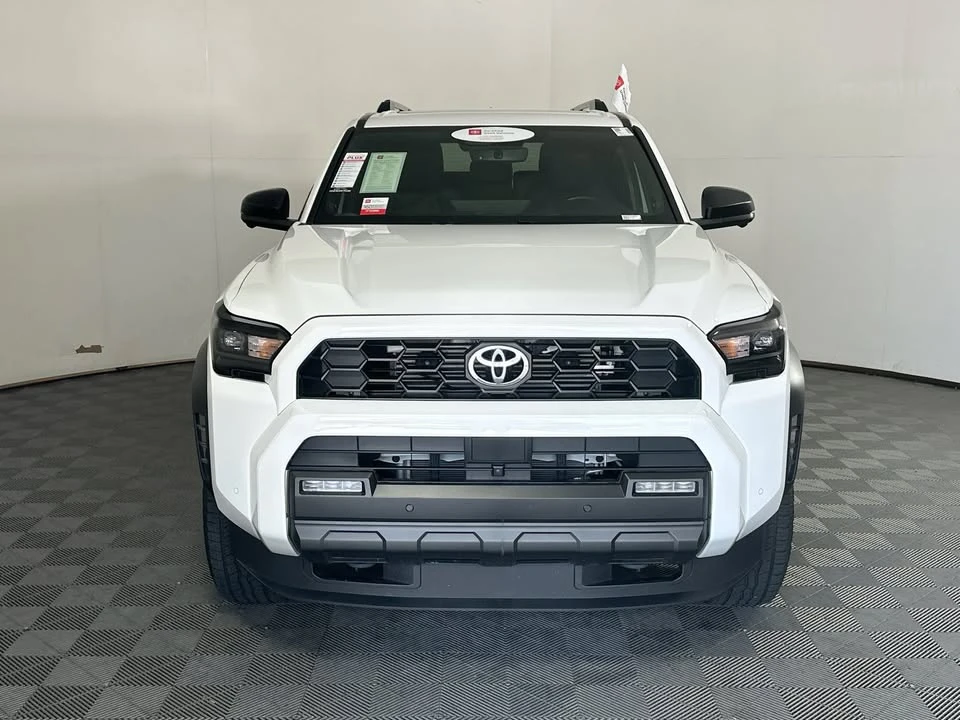2025 Toyota 4Runner 6th Gen - Image 7 of 16
