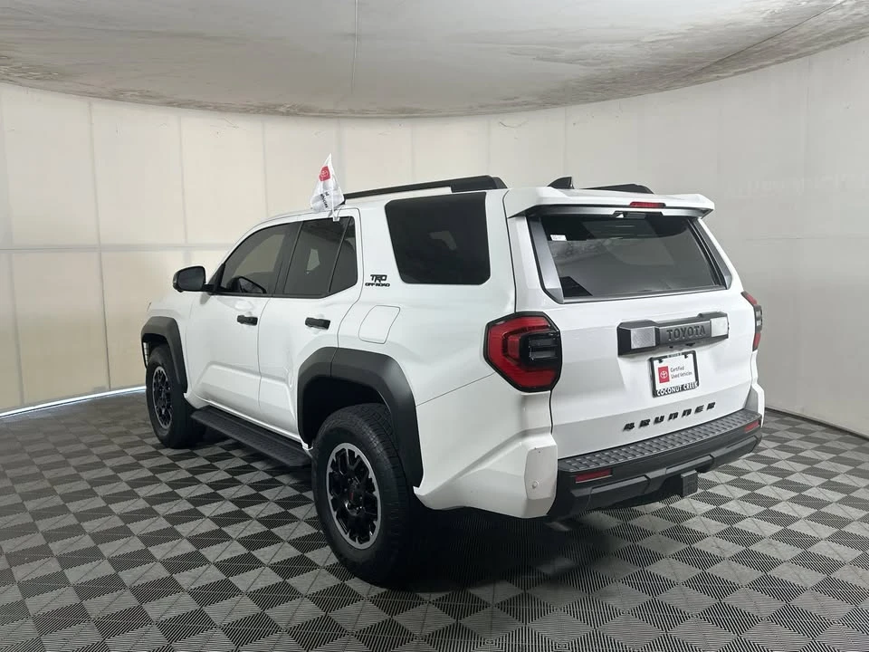2025 Toyota 4Runner 6th Gen - Image 5 of 16