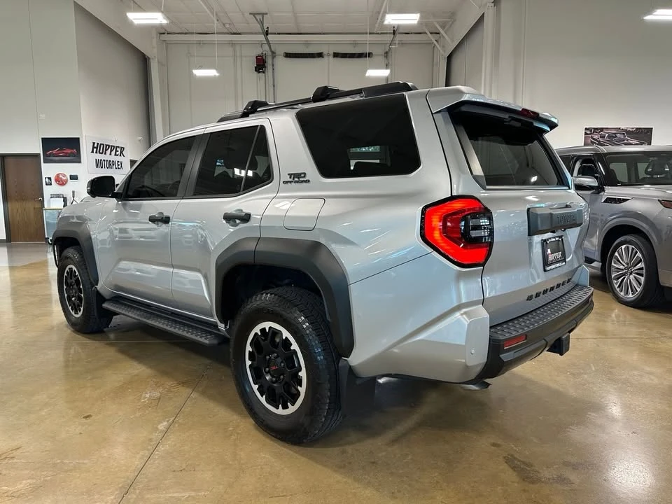 2025 Toyota 4Runner 6th Gen - Image 4 of 20