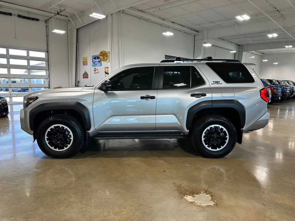 2025 Toyota 4Runner 6th Gen - Image 3 of 20