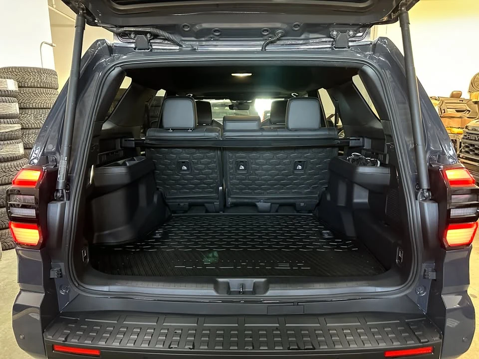 2025 Toyota 4Runner 6th Gen - Image 14 of 17