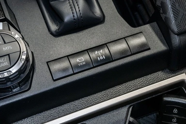 2025 Toyota 4Runner 6th Gen - Image 13 of 20