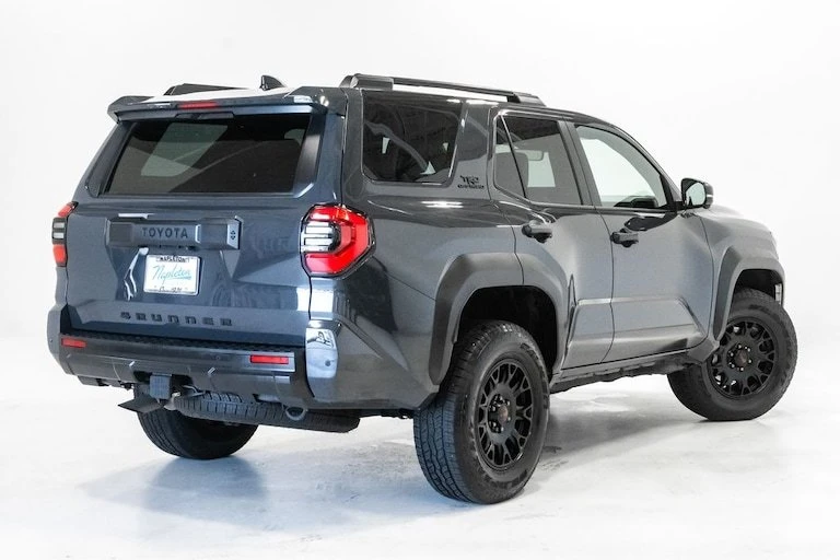 2025 Toyota 4Runner 6th Gen - Image 5 of 20