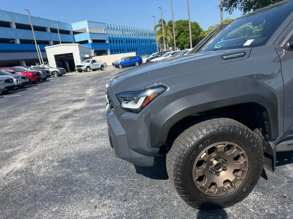 2025 Toyota 4Runner 6th Gen - Image 18 of 20