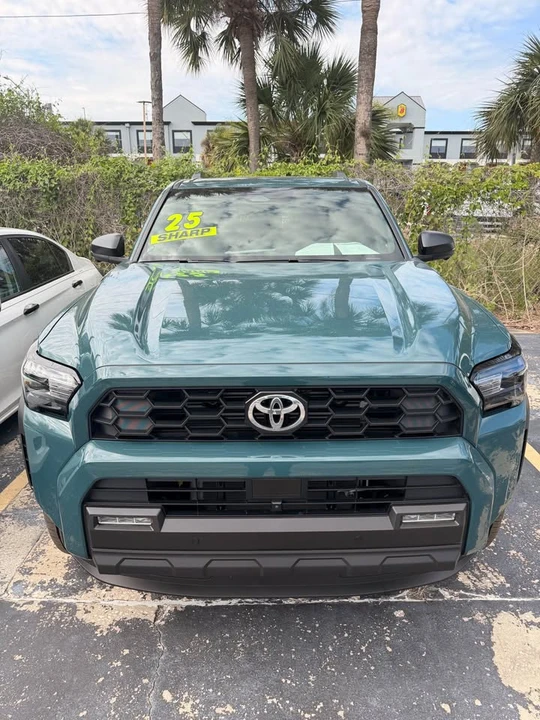 2025 Toyota 4Runner 6th Gen - Image 3 of 10