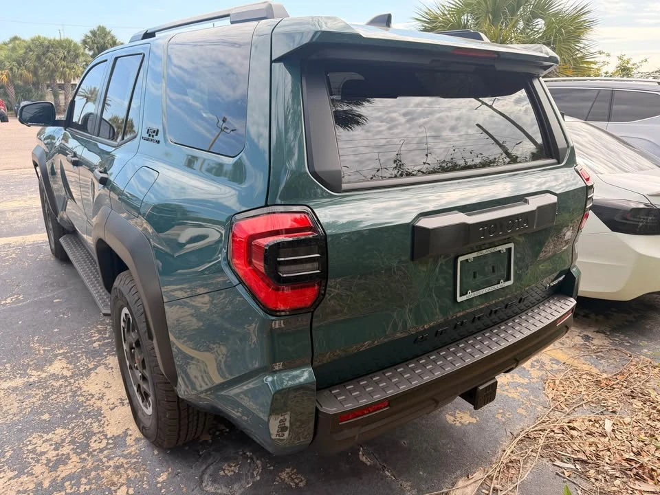 2025 Toyota 4Runner 6th Gen - Image 7 of 10