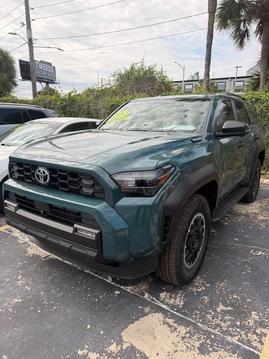 2025 Toyota 4Runner 6th Gen - Image 4 of 10