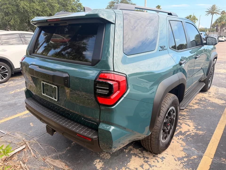 2025 Toyota 4Runner 6th Gen - Image 8 of 10