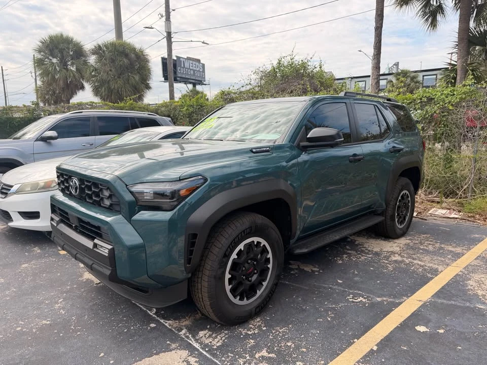 2025 Toyota 4Runner 6th Gen - Image 5 of 10