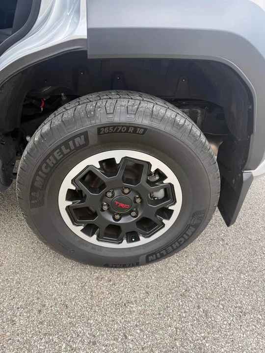 2025 Toyota 4Runner 6th Gen - Image 12 of 14