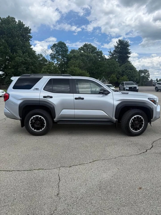 2025 Toyota 4Runner 6th Gen - Image 4 of 14