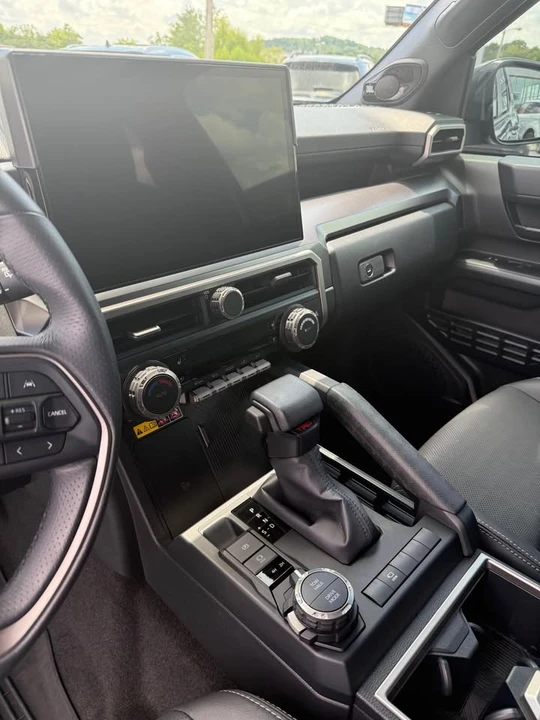 2025 Toyota 4Runner 6th Gen - Image 9 of 12