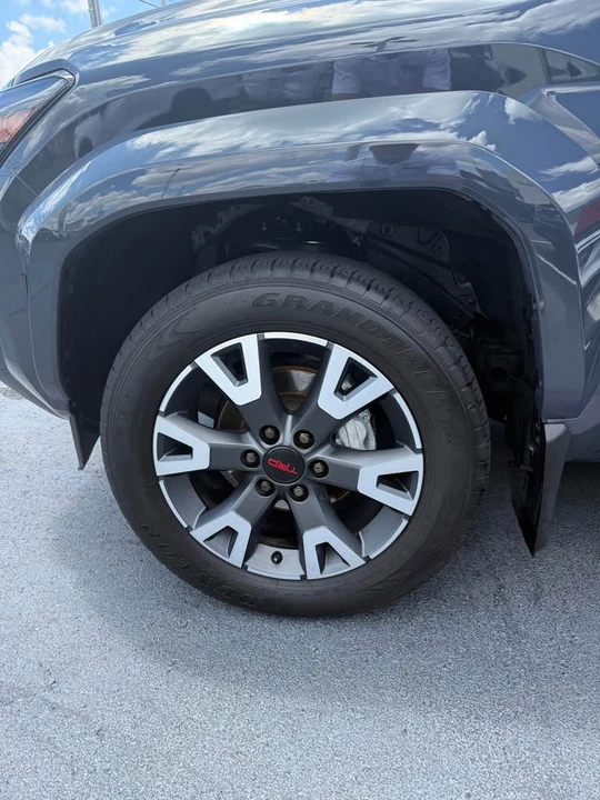 2025 Toyota 4Runner 6th Gen - Image 4 of 12