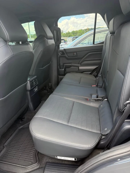 2025 Toyota 4Runner 6th Gen - Image 11 of 12