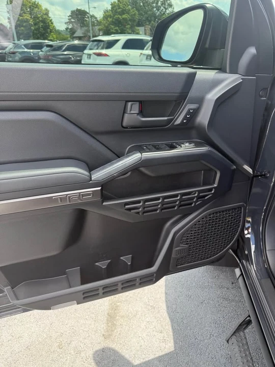 2025 Toyota 4Runner 6th Gen - Image 6 of 12