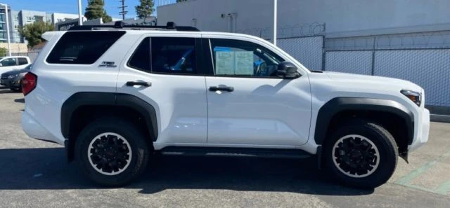 2025 Toyota 4Runner 6th Gen - Image 2 of 4