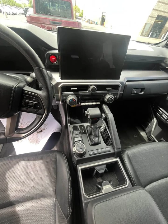 2025 Toyota 4Runner 6th Gen - Image 10 of 13