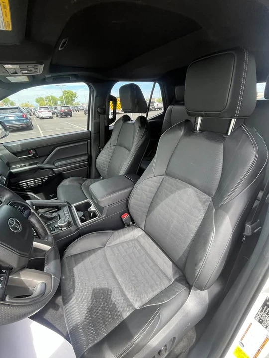 2025 Toyota 4Runner 6th Gen - Image 9 of 13