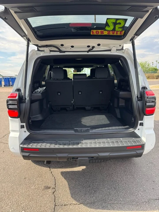 2025 Toyota 4Runner 6th Gen - Image 10 of 17