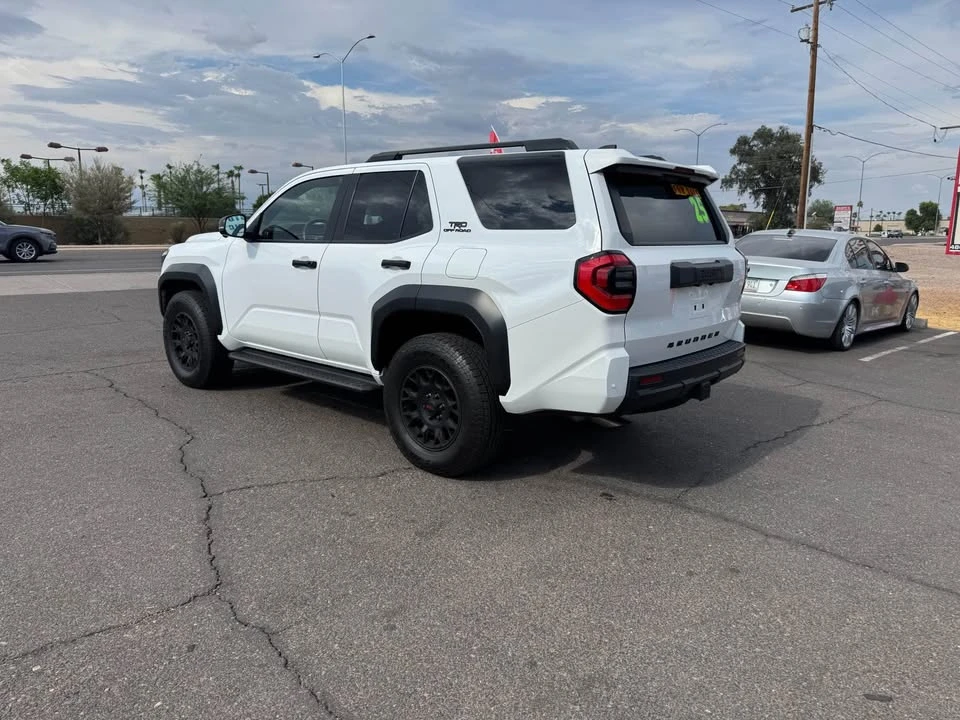 2025 Toyota 4Runner 6th Gen - Image 13 of 17