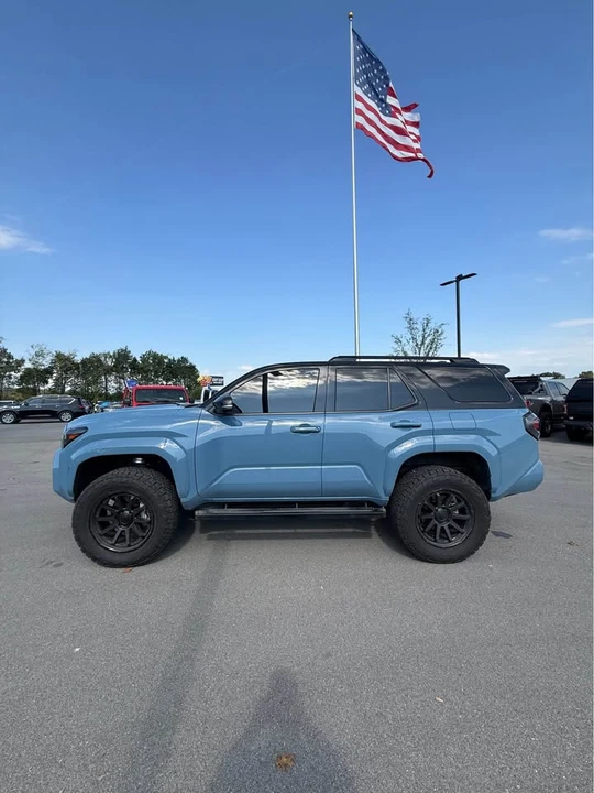 2025 Toyota 4Runner 6th Gen - Image 12 of 18