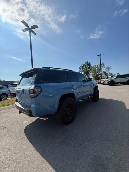 2025 Toyota 4Runner 6th Gen - Image 8 of 18