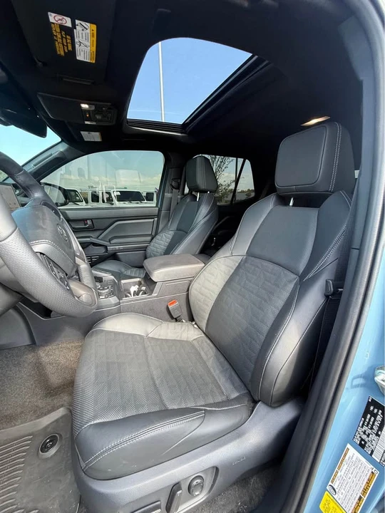 2025 Toyota 4Runner 6th Gen - Image 13 of 18