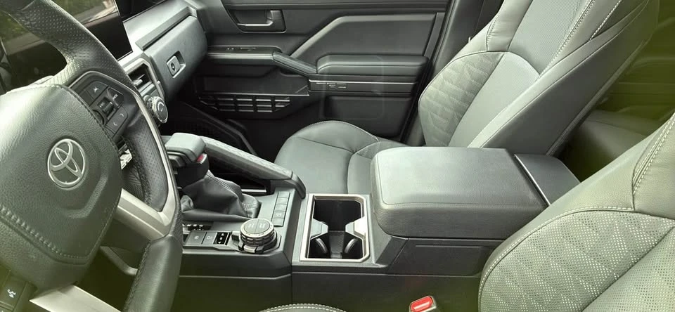 2025 Toyota 4Runner 6th Gen - Image 2 of 3
