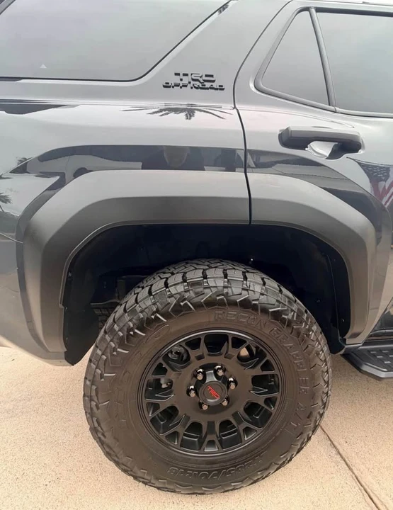 2025 Toyota 4Runner 6th Gen - Image 7 of 9