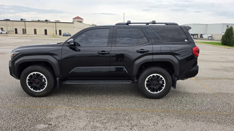 2025 Toyota 4Runner 6th Gen - Image 4 of 19