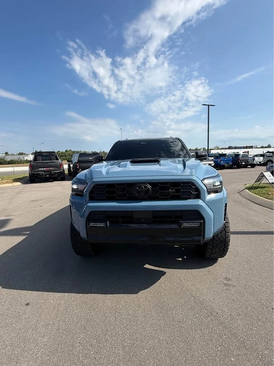 2025 Toyota 4Runner 6th Gen - Image 2 of 18