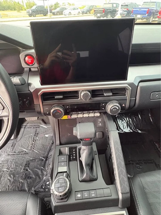 2025 Toyota 4Runner 6th Gen - Image 15 of 20