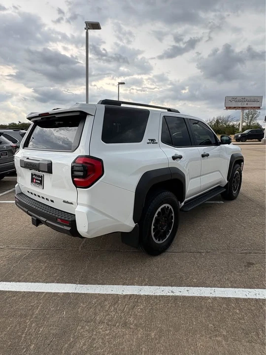 2025 Toyota 4Runner 6th Gen - Image 5 of 20