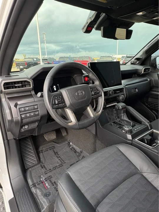 2025 Toyota 4Runner 6th Gen - Image 12 of 20