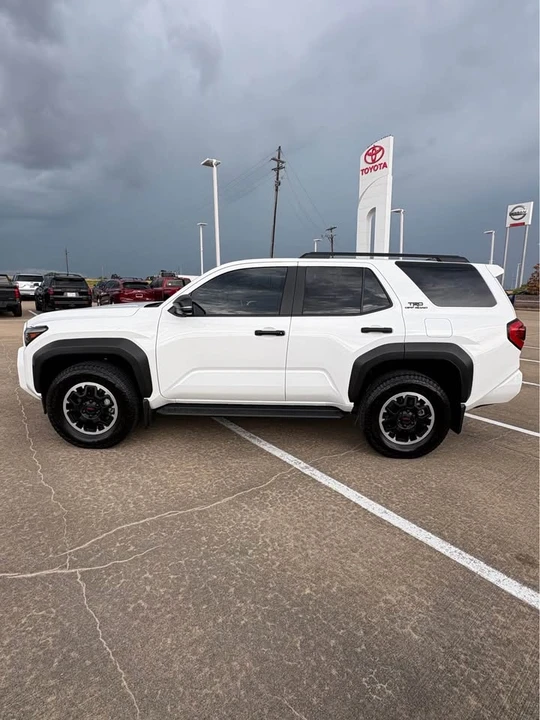 2025 Toyota 4Runner 6th Gen - Image 9 of 20
