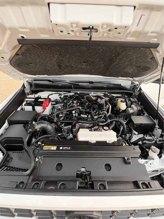 2025 Toyota 4Runner 6th Gen - Image 10 of 20