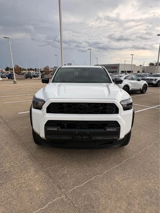 2025 Toyota 4Runner 6th Gen - Image 2 of 20