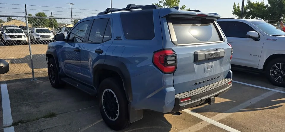 2025 Toyota 4Runner 6th Gen - Image 5 of 10
