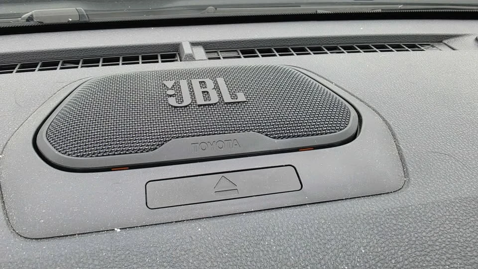 2025 Toyota 4Runner 6th Gen - Image 11 of 19