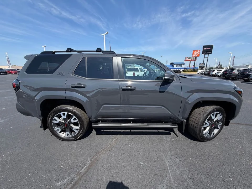 2025 Toyota 4Runner 6th Gen - Image 4 of 12