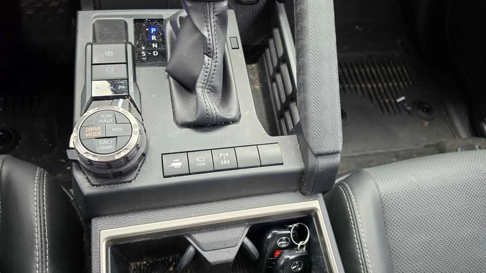 2025 Toyota 4Runner 6th Gen - Image 14 of 19