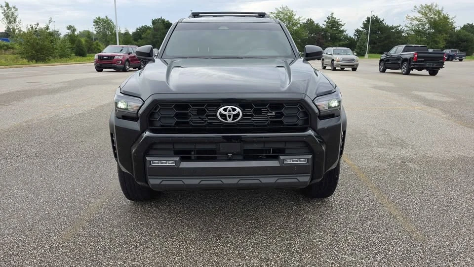 2025 Toyota 4Runner 6th Gen - Image 2 of 19