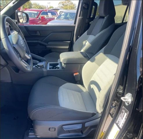 2025 Toyota 4Runner 6th Gen - Image 8 of 9