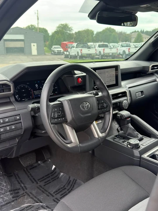 2025 Toyota 4Runner 6th Gen - Image 8 of 9