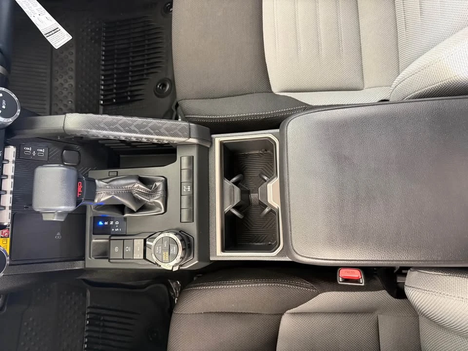 2025 Toyota 4Runner 6th Gen - Image 12 of 16
